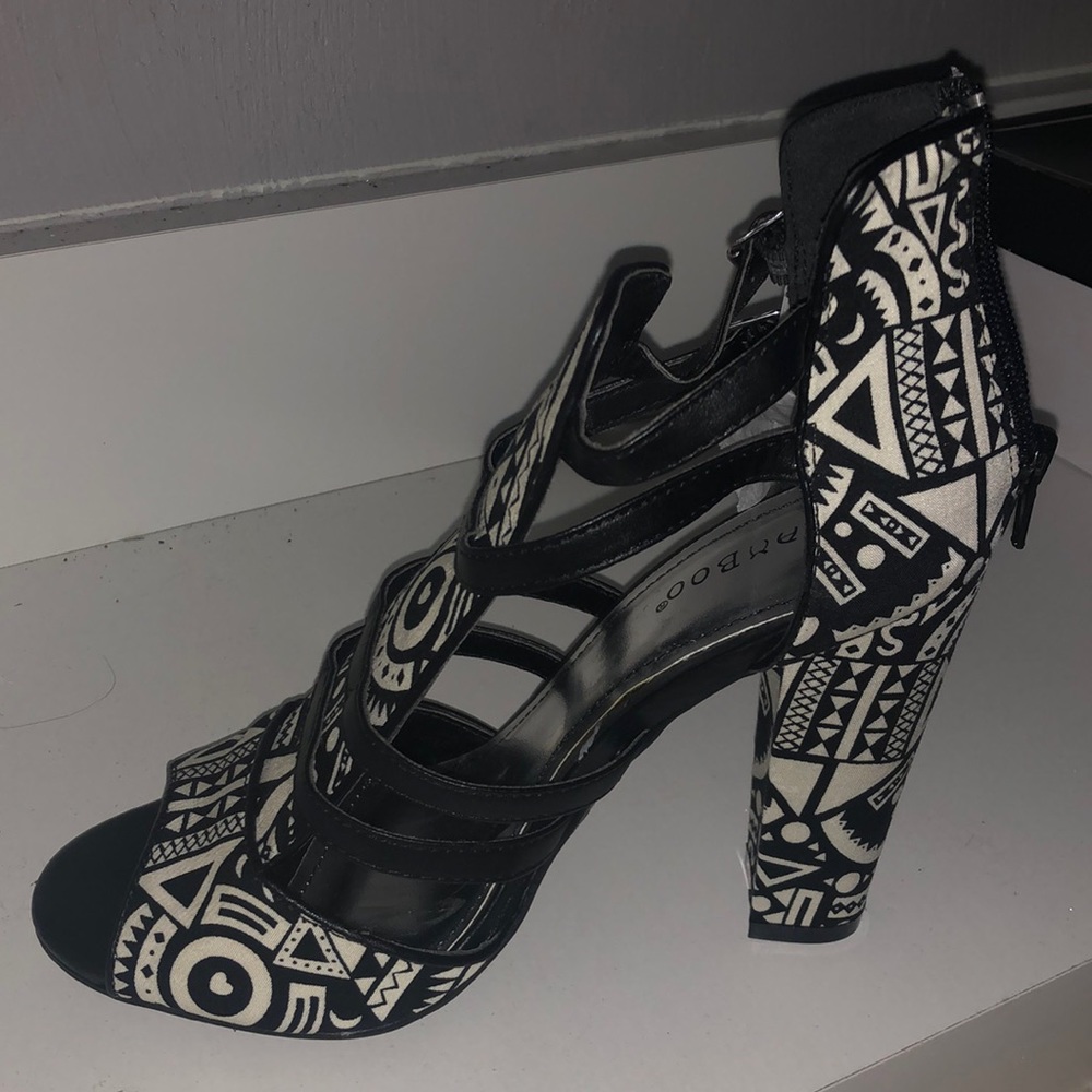 Aztec pattern sandals. Heel 4.2in approximately.